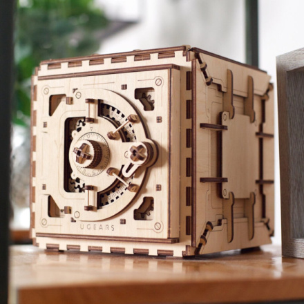 Hračka Ugears 3D dřevěné mechanické puzzle Trezor 179ks, UG70011